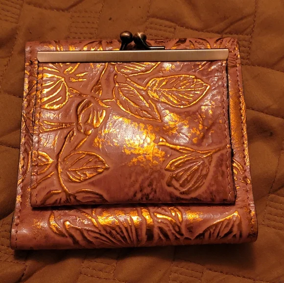 Patricia Nash New Wallet - Picture 2 of 10
